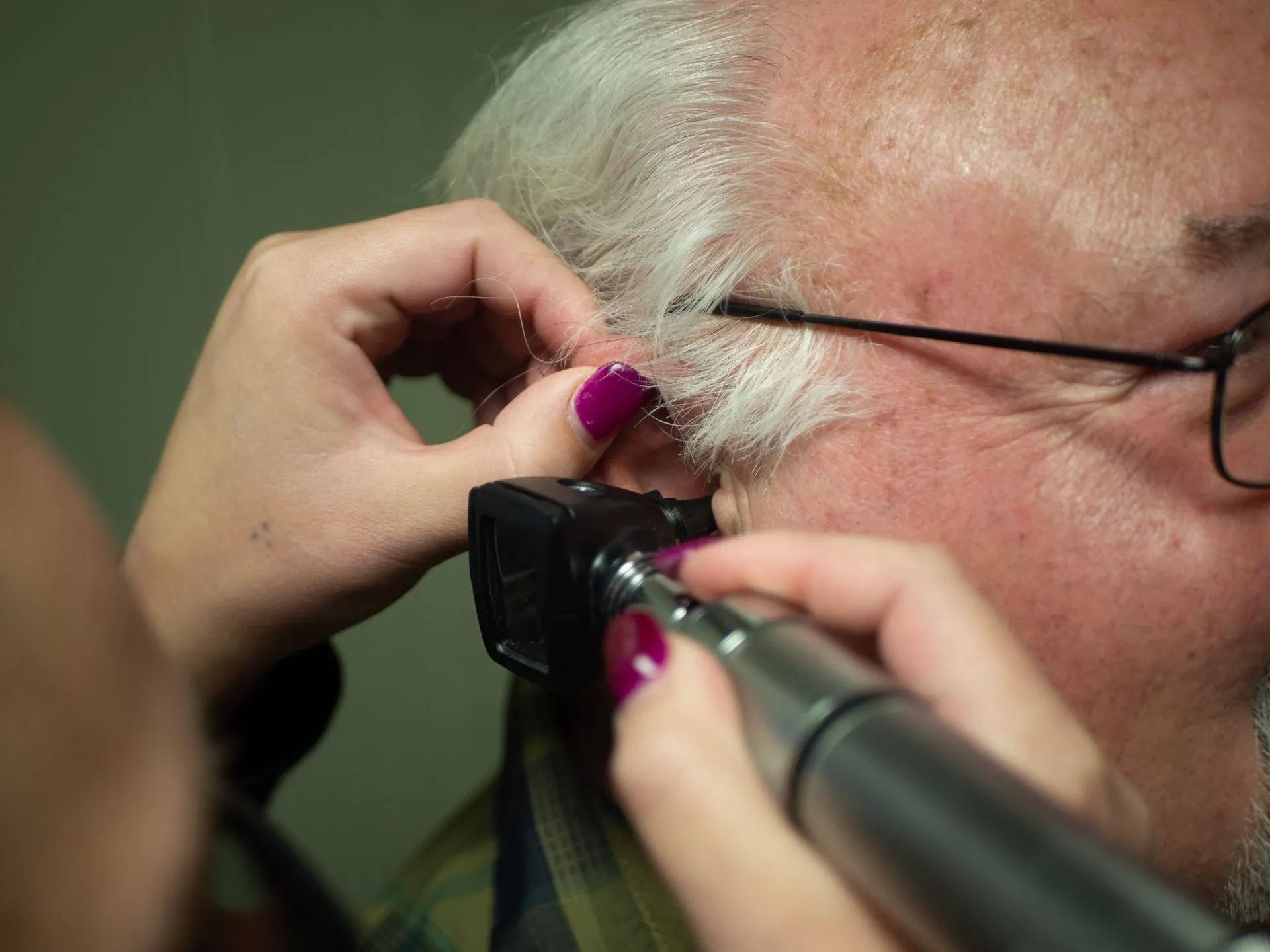 5 signs you need a hearing test